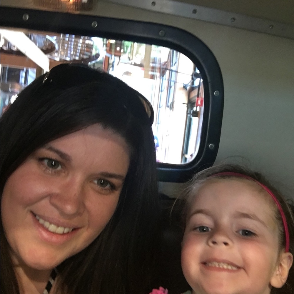 Meet your Posher, Brooke